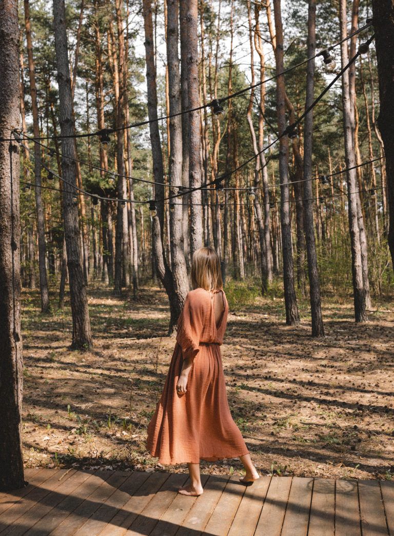 szydlownia-ana-dress-sukienka-brzoskwiniowa-midi (4)-min