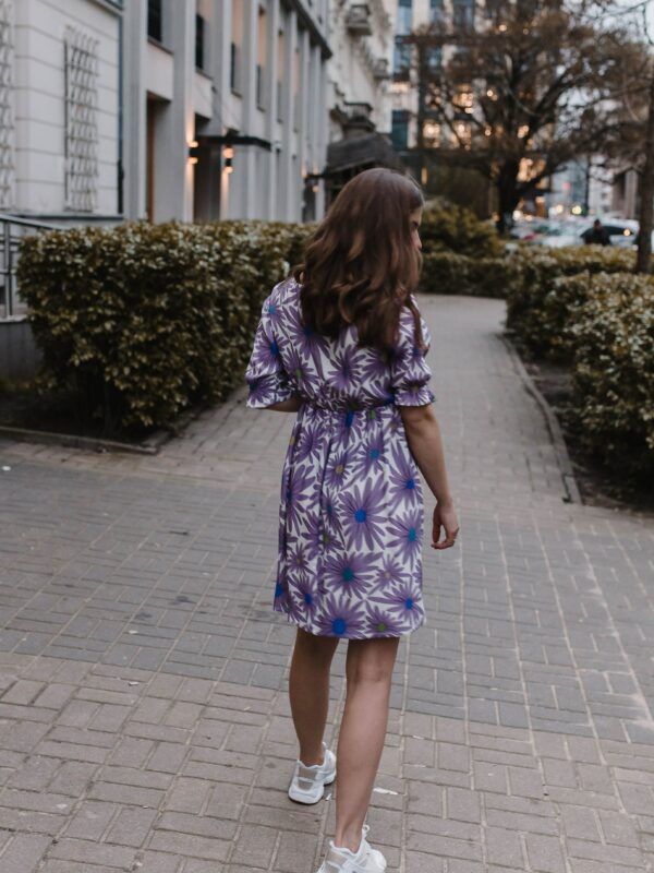 garden_dress_sukienka_mini_w_kwiaty_jasna_fiolet (13)
