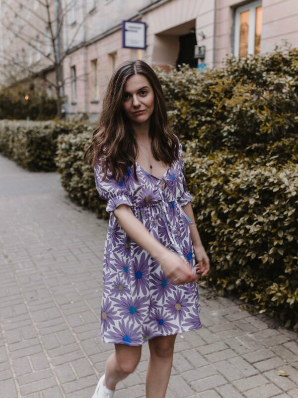 garden_dress_sukienka_mini_w_kwiaty_jasna_fiolet (9)