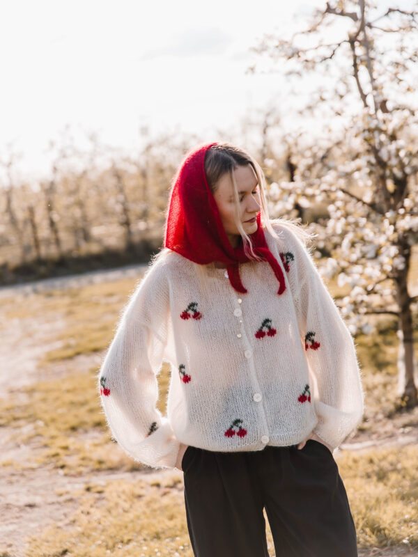Cherry Sweater - sweter z wisienkami