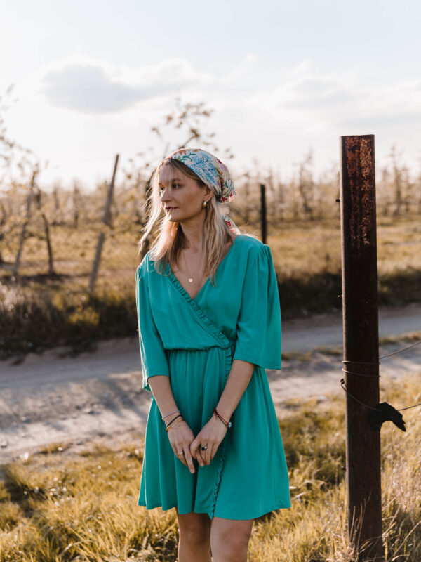 Isabella Dress- Sukienka mini z rozcięciem zielona