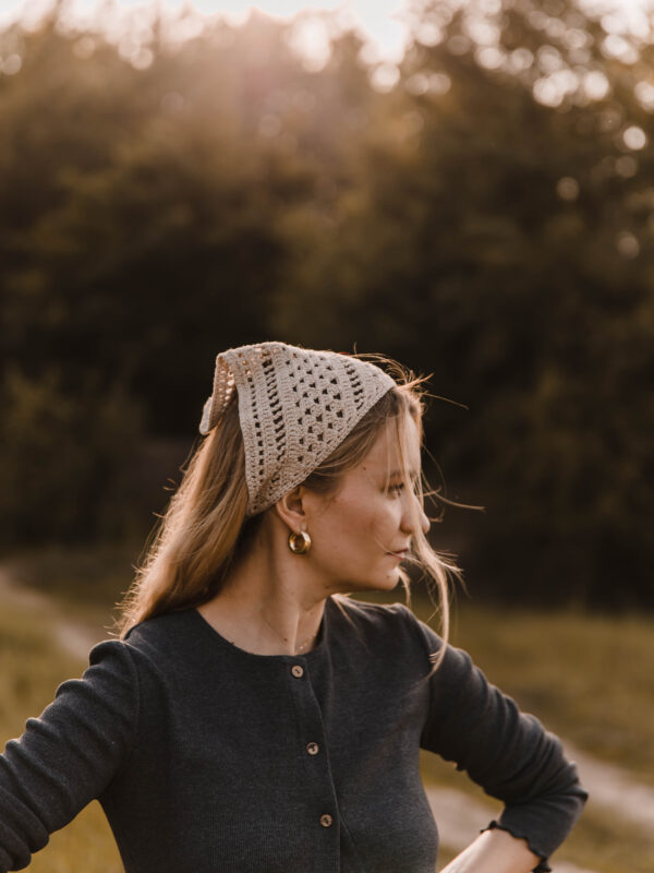 Pola Headscarf- beżowa chustka