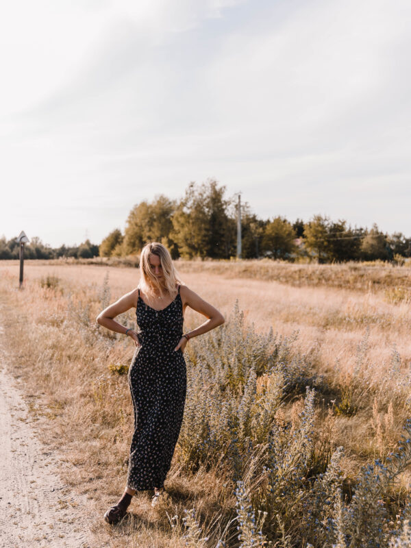 Rosalie Dress - sukienka w kwiaty czarna