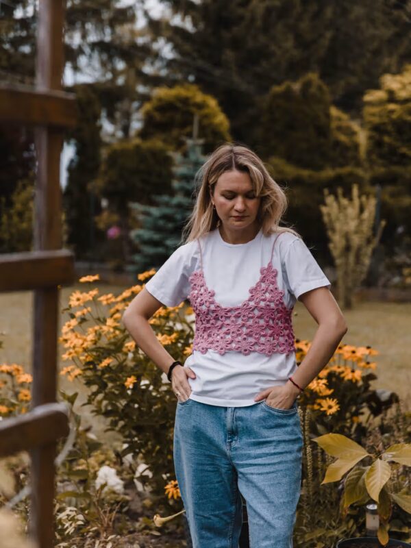 Duet Tee- biała koszulka z szydełkowym topem